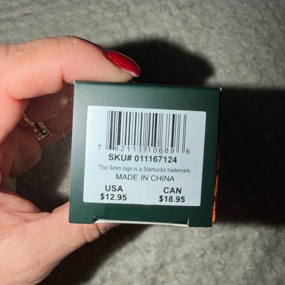 FARM Rio Vibrant Floral Key Chain - Picture 3 of 3